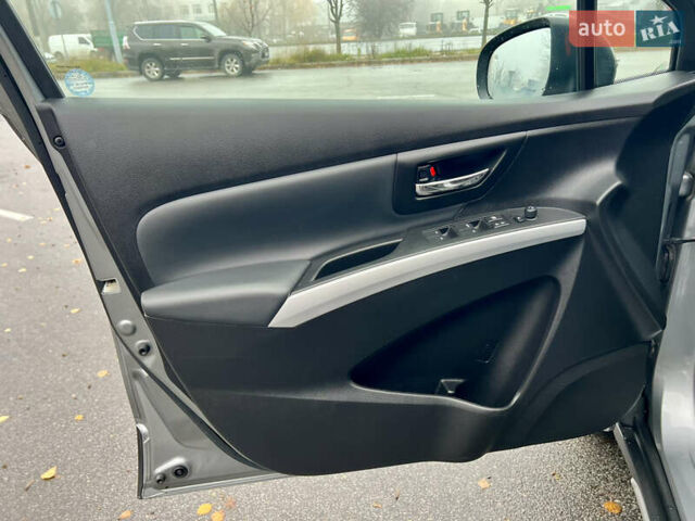 Сірий Сузукі СХ4, об'ємом двигуна 1.6 л та пробігом 126 тис. км за 13999 $, фото 23 на Automoto.ua