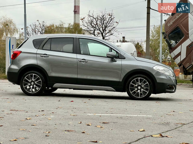 Сузуки СХ4 2014 в Житомире на Automoto.ua Серый Сузуки СХ4, объемом двигателя 1.59 л и пробегом 125 тыс. км за 14500 $, фото 4 на Automoto.ua