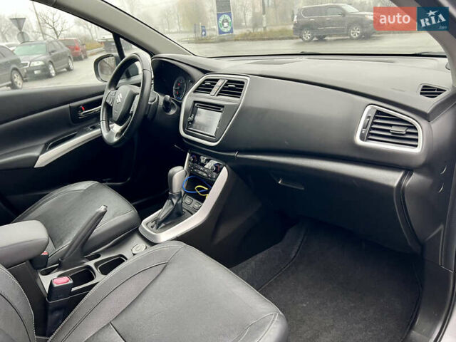 Сірий Сузукі СХ4, об'ємом двигуна 1.6 л та пробігом 126 тис. км за 13999 $, фото 47 на Automoto.ua