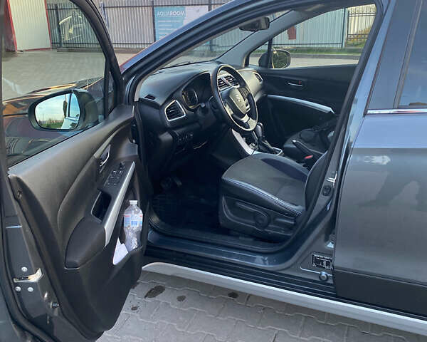 Серый Сузуки СХ4, объемом двигателя 1.59 л и пробегом 93 тыс. км за 16000 $, фото 7 на Automoto.ua