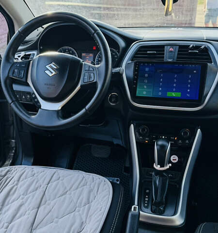 Серый Сузуки СХ4, объемом двигателя 1.6 л и пробегом 80 тыс. км за 16000 $, фото 7 на Automoto.ua