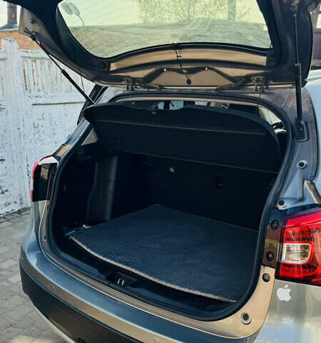 Серый Сузуки СХ4, объемом двигателя 1.6 л и пробегом 80 тыс. км за 16000 $, фото 3 на Automoto.ua