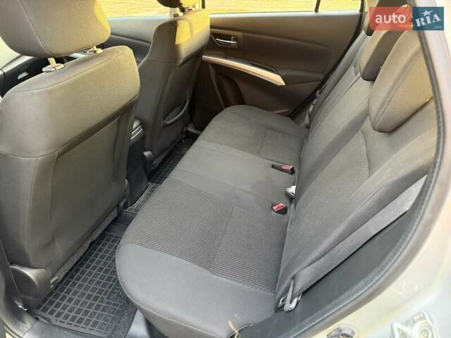 Сірий Сузукі СХ4, об'ємом двигуна 1.59 л та пробігом 63 тис. км за 18000 $, фото 7 на Automoto.ua