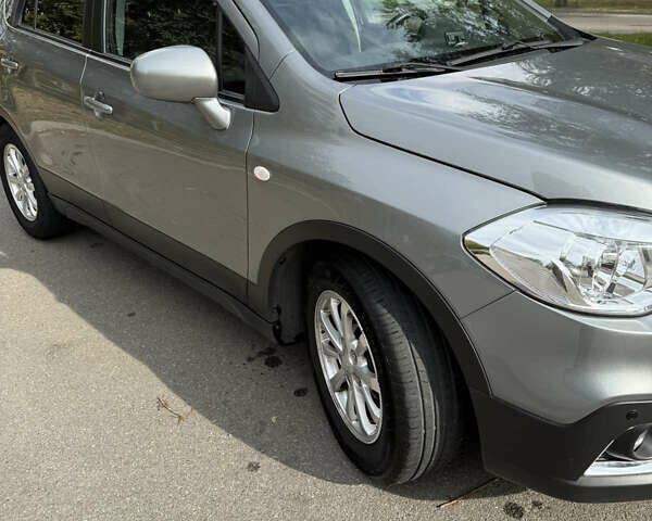 Серый Сузуки СХ4, объемом двигателя 1.59 л и пробегом 65 тыс. км за 18500 $, фото 2 на Automoto.ua