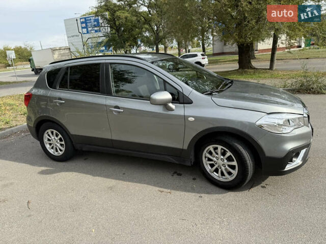 Серый Сузуки СХ4, объемом двигателя 1.59 л и пробегом 65 тыс. км за 18500 $, фото 3 на Automoto.ua