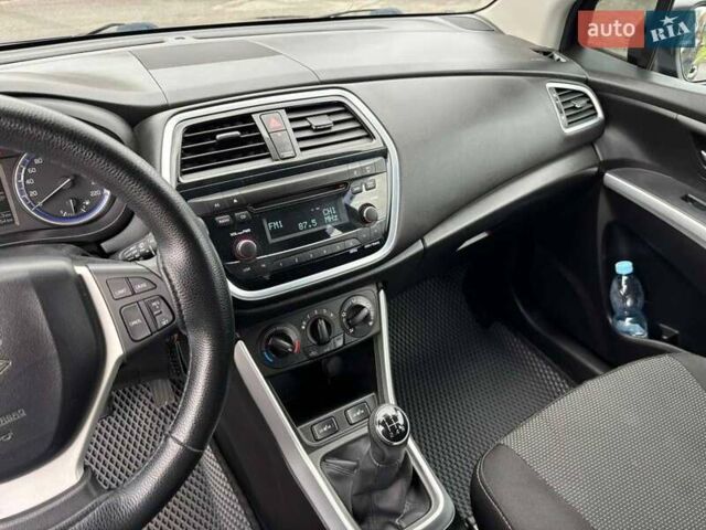 Синий Сузуки СХ4, объемом двигателя 1.59 л и пробегом 138 тыс. км за 14500 $, фото 4 на Automoto.ua