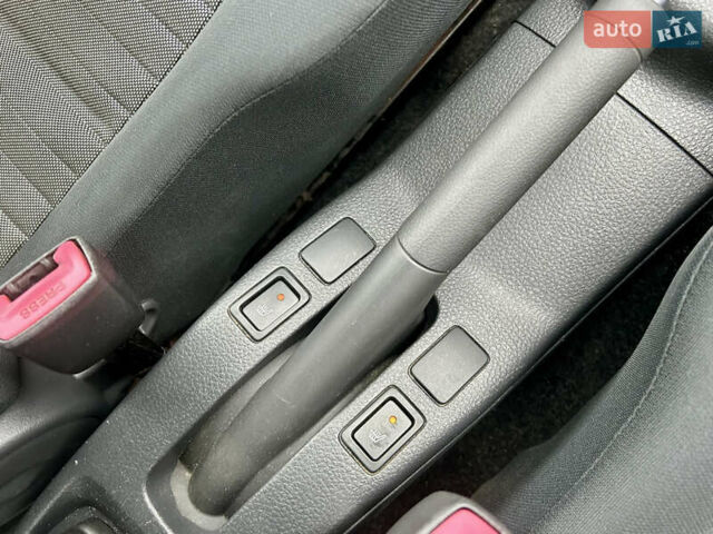 Помаранчевий Сузукі СХ4, об'ємом двигуна 1.6 л та пробігом 240 тис. км за 7500 $, фото 35 на Automoto.ua