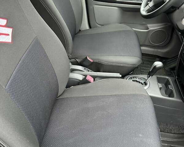 Оранжевый Сузуки СХ4, объемом двигателя 1.59 л и пробегом 136 тыс. км за 9900 $, фото 8 на Automoto.ua