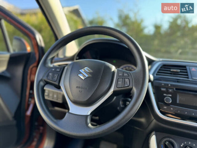 Сузуки СХ4 2017 в Виннице на Automoto.ua Оранжевый Сузуки СХ4, объемом двигателя 1.6 л и пробегом 45 тыс. км за 14750 $, фото 41 на Automoto.ua