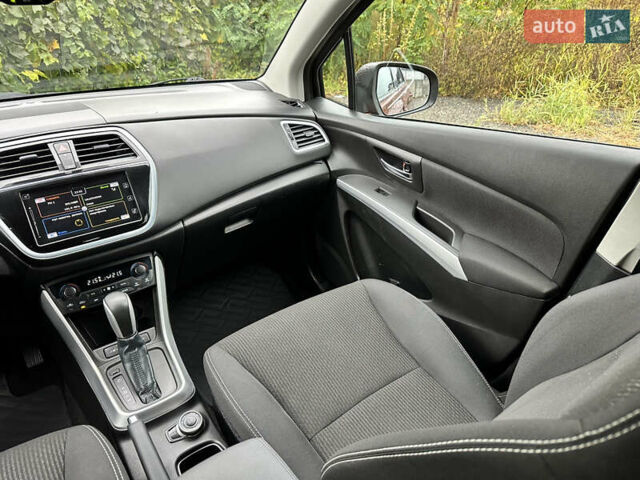 Помаранчевий Сузукі СХ4, об'ємом двигуна 1.37 л та пробігом 62 тис. км за 18900 $, фото 25 на Automoto.ua