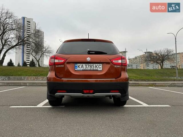 Оранжевый Сузуки СХ4, объемом двигателя 1.59 л и пробегом 54 тыс. км за 16400 $, фото 3 на Automoto.ua