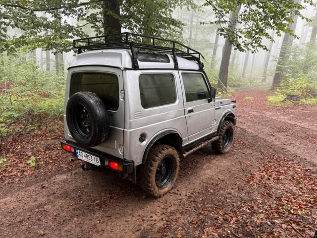 Серый Сузуки Самурай, объемом двигателя 1.3 л и пробегом 176 тыс. км за 5800 $, фото 2 на Automoto.ua