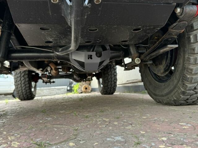 Зеленый Сузуки Самурай, объемом двигателя 1.3 л и пробегом 126 тыс. км за 12000 $, фото 5 на Automoto.ua