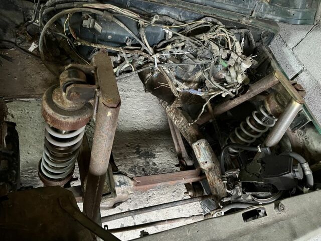 Зеленый Сузуки Самурай, объемом двигателя 1.3 л и пробегом 200 тыс. км за 5500 $, фото 4 на Automoto.ua