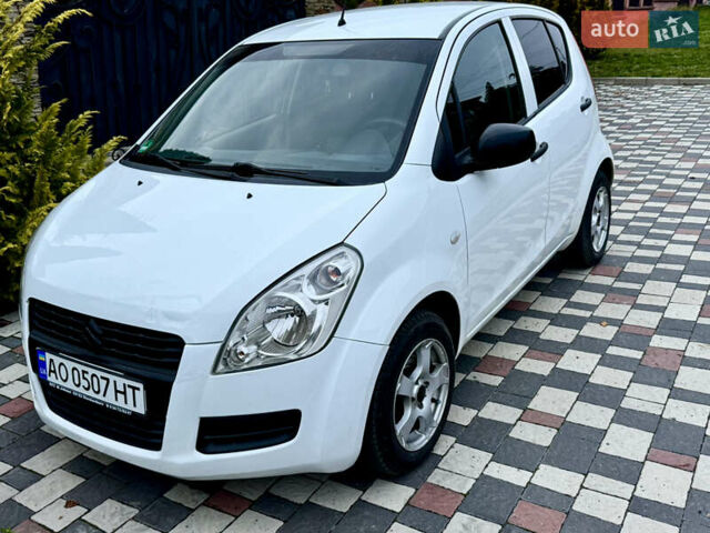 Белый Сузуки Сплеш, объемом двигателя 1 л и пробегом 188 тыс. км за 4399 $, фото 3 на Automoto.ua