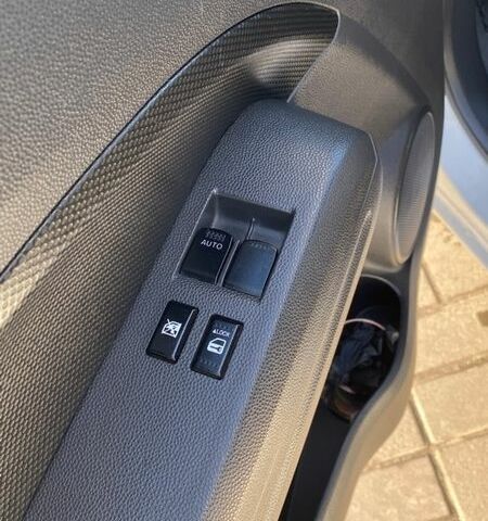 Белый Сузуки Сплеш, объемом двигателя 1 л и пробегом 160 тыс. км за 3900 $, фото 6 на Automoto.ua