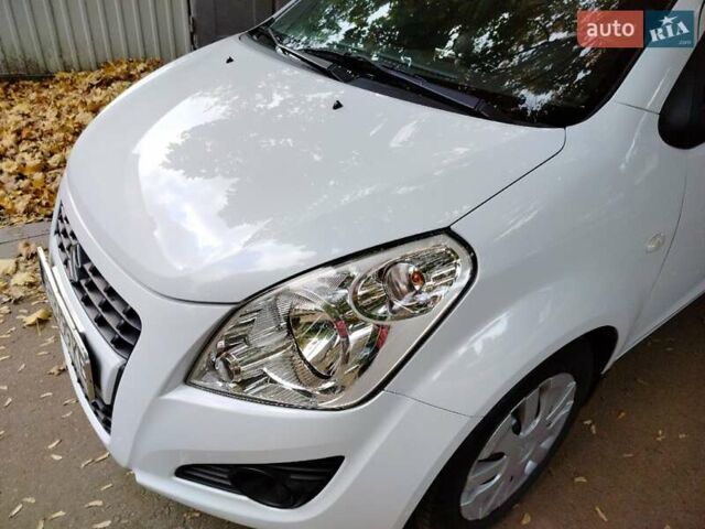 Сузуки Сплеш 2014 в Одессе на Automoto.ua Белый Сузуки Сплеш, объемом двигателя 1.24 л и пробегом 55 тыс. км за 7800 $, фото 24 на Automoto.ua