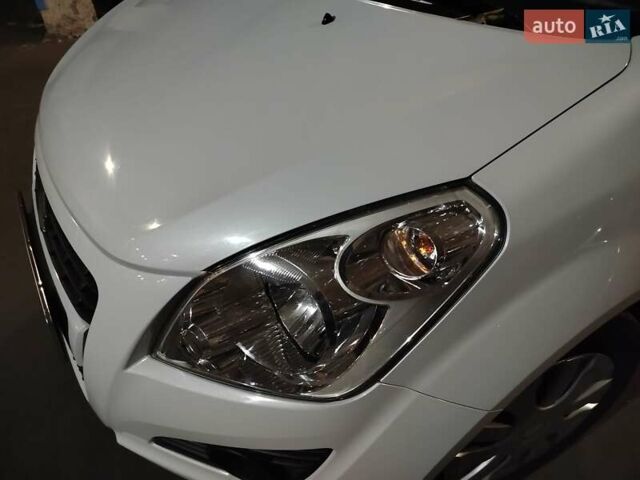 Сузуки Сплеш 2014 в Одессе на Automoto.ua Белый Сузуки Сплеш, объемом двигателя 1.24 л и пробегом 55 тыс. км за 7800 $, фото 13 на Automoto.ua