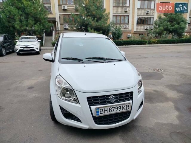 Сузуки Сплеш 2014 в Одессе на Automoto.ua Белый Сузуки Сплеш, объемом двигателя 1.24 л и пробегом 55 тыс. км за 7800 $, фото 3 на Automoto.ua