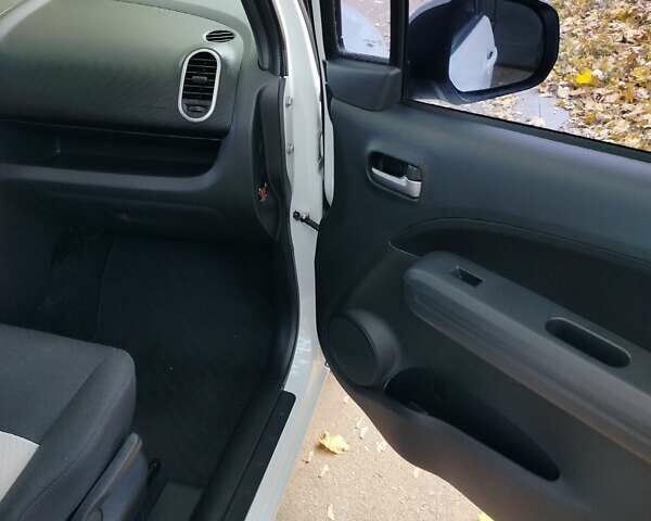 Сузуки Сплеш 2014 в Одессе на Automoto.ua Белый Сузуки Сплеш, объемом двигателя 1.24 л и пробегом 55 тыс. км за 7800 $, фото 26 на Automoto.ua