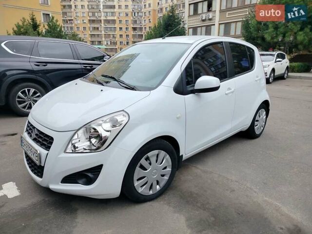 Сузуки Сплеш 2014 в Одессе на Automoto.ua Белый Сузуки Сплеш, объемом двигателя 1.24 л и пробегом 55 тыс. км за 7800 $, фото 1 на Automoto.ua