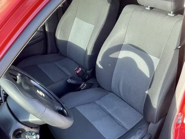 Красный Сузуки Сплеш, объемом двигателя 1 л и пробегом 243 тыс. км за 4500 $, фото 5 на Automoto.ua