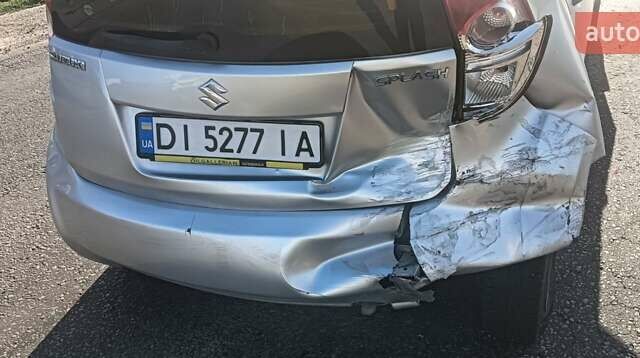 Сузуки Сплеш, объемом двигателя 1 л и пробегом 178 тыс. км за 2000 $, фото 5 на Automoto.ua