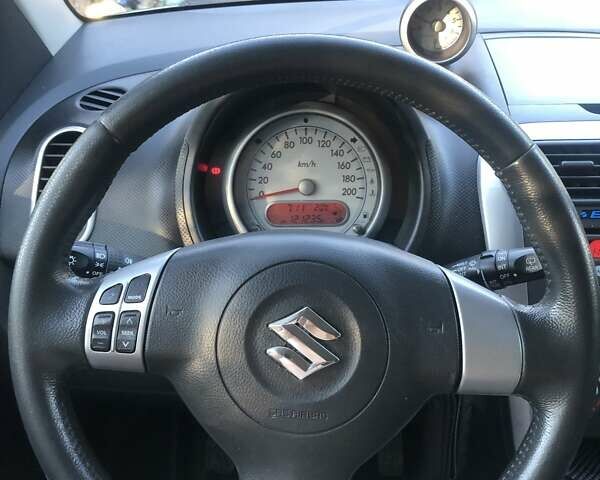 Сірий Сузукі Сплеш, об'ємом двигуна 1.24 л та пробігом 140 тис. км за 6000 $, фото 5 на Automoto.ua