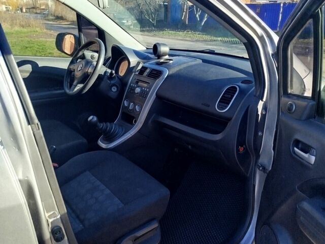 Серый Сузуки Сплеш, объемом двигателя 1 л и пробегом 210 тыс. км за 4000 $, фото 5 на Automoto.ua