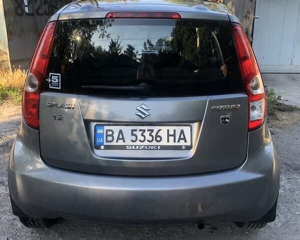 Сірий Сузукі Сплеш, об'ємом двигуна 1.24 л та пробігом 140 тис. км за 6000 $, фото 3 на Automoto.ua