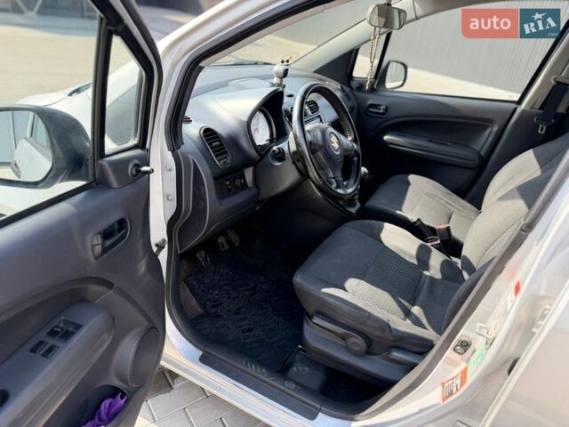 Серый Сузуки Сплеш, объемом двигателя 1 л и пробегом 180 тыс. км за 5500 $, фото 9 на Automoto.ua