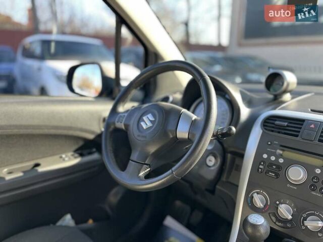Серый Сузуки Сплеш, объемом двигателя 1.2 л и пробегом 80 тыс. км за 8000 $, фото 25 на Automoto.ua