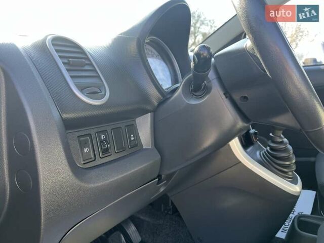 Серый Сузуки Сплеш, объемом двигателя 1.2 л и пробегом 80 тыс. км за 8000 $, фото 11 на Automoto.ua