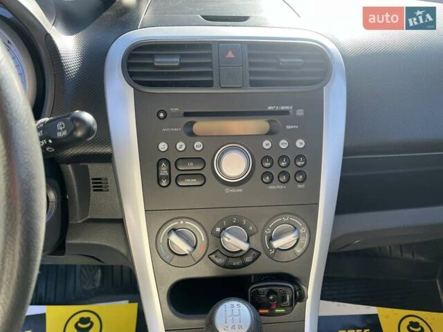 Серый Сузуки Сплеш, объемом двигателя 1.2 л и пробегом 80 тыс. км за 8000 $, фото 12 на Automoto.ua