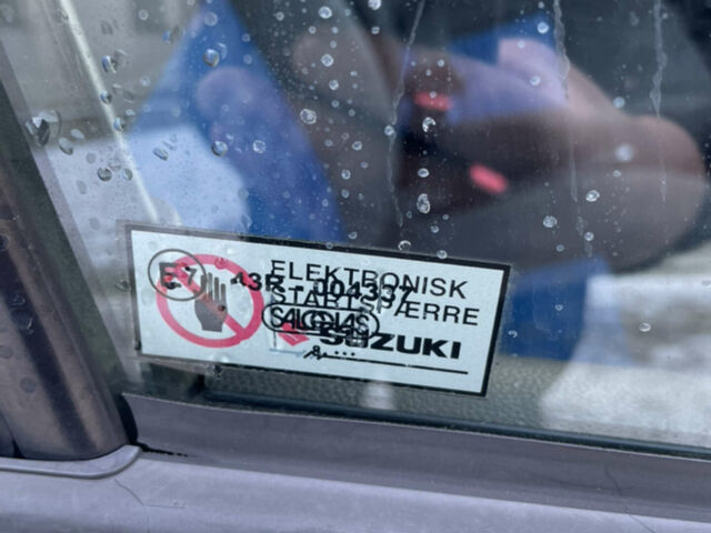 Синій Сузукі Сплеш, об'ємом двигуна 1 л та пробігом 250 тис. км за 3300 $, фото 35 на Automoto.ua