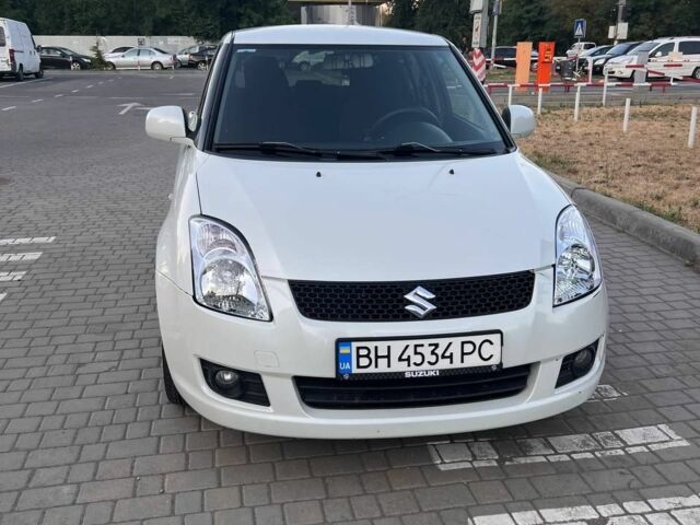 Білий Сузукі Свифт, об'ємом двигуна 1.5 л та пробігом 237 тис. км за 5900 $, фото 2 на Automoto.ua