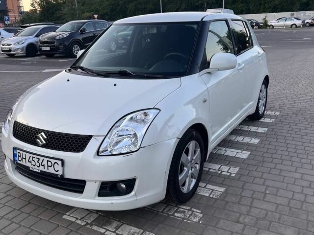 Білий Сузукі Свифт, об'ємом двигуна 1.5 л та пробігом 237 тис. км за 5900 $, фото 3 на Automoto.ua