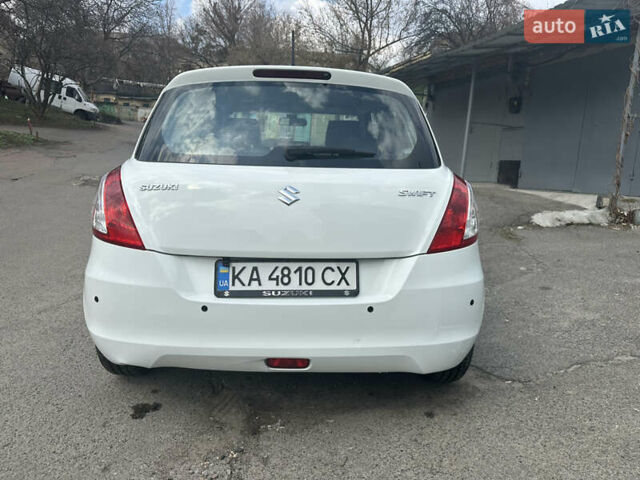 Белый Сузуки Свифт, объемом двигателя 1.2 л и пробегом 73 тыс. км за 9200 $, фото 1 на Automoto.ua