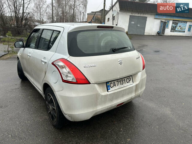 Белый Сузуки Свифт, объемом двигателя 1.24 л и пробегом 147 тыс. км за 5150 $, фото 7 на Automoto.ua