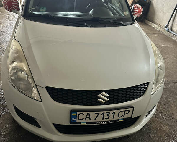 Белый Сузуки Свифт, объемом двигателя 1.24 л и пробегом 147 тыс. км за 5150 $, фото 4 на Automoto.ua