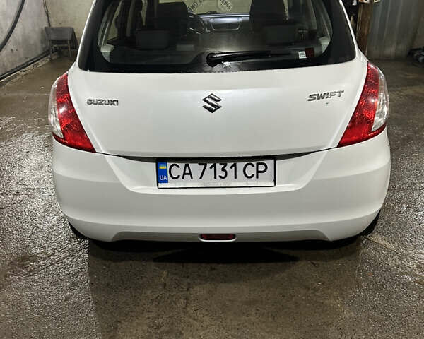 Белый Сузуки Свифт, объемом двигателя 1.24 л и пробегом 147 тыс. км за 5150 $, фото 1 на Automoto.ua