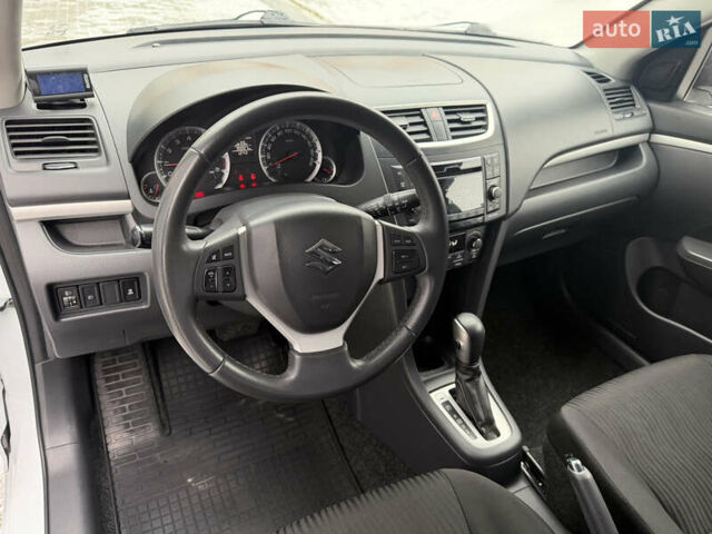 Белый Сузуки Свифт, объемом двигателя 1.24 л и пробегом 90 тыс. км за 9150 $, фото 24 на Automoto.ua