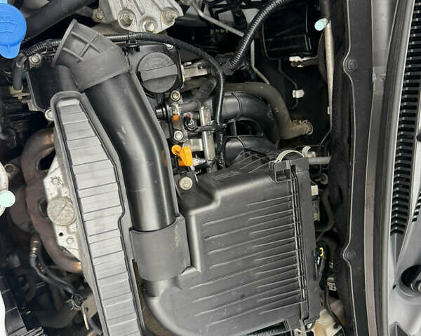 Белый Сузуки Свифт, объемом двигателя 1.24 л и пробегом 90 тыс. км за 9150 $, фото 20 на Automoto.ua