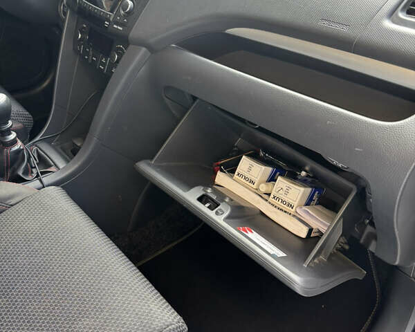 Білий Сузукі Свифт, об'ємом двигуна 1.6 л та пробігом 97 тис. км за 7100 $, фото 29 на Automoto.ua