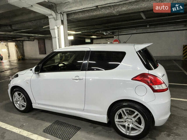 Білий Сузукі Свифт, об'ємом двигуна 1.6 л та пробігом 97 тис. км за 7100 $, фото 3 на Automoto.ua