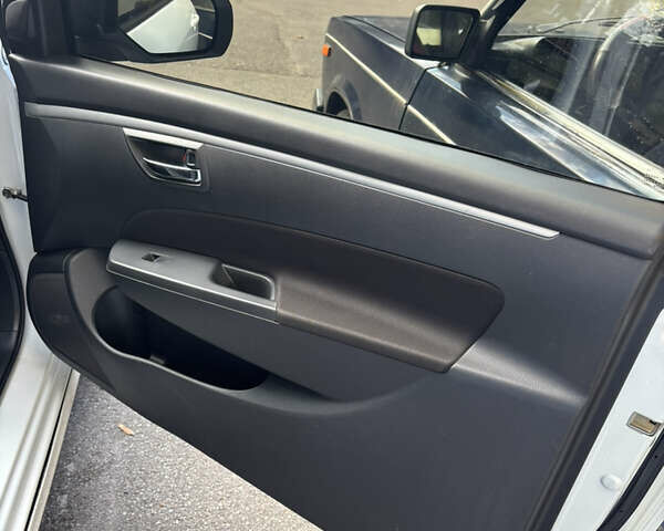 Білий Сузукі Свифт, об'ємом двигуна 1.6 л та пробігом 97 тис. км за 7100 $, фото 28 на Automoto.ua