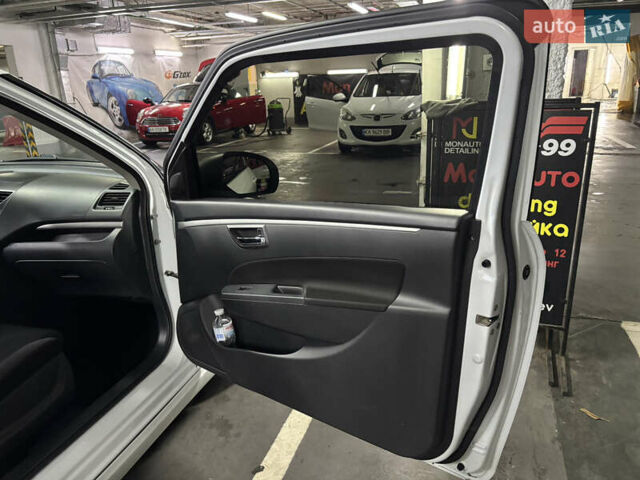 Білий Сузукі Свифт, об'ємом двигуна 1.6 л та пробігом 97 тис. км за 7100 $, фото 10 на Automoto.ua