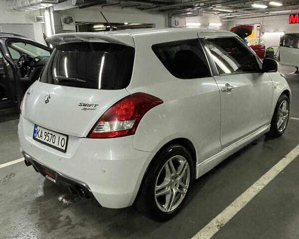 Білий Сузукі Свифт, об'ємом двигуна 1.6 л та пробігом 97 тис. км за 7100 $, фото 5 на Automoto.ua
