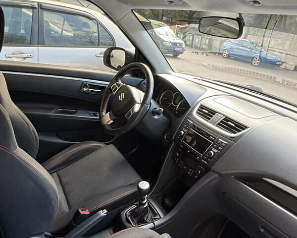 Білий Сузукі Свифт, об'ємом двигуна 1.6 л та пробігом 97 тис. км за 7100 $, фото 30 на Automoto.ua