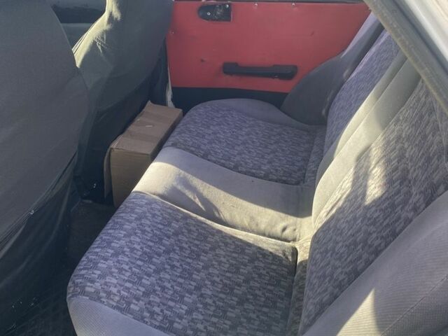 Сузукі Свифт 1995 у Черкасах на Automoto.ua Білий Сузукі Свифт, об'ємом двигуна 1.3 л та пробігом 250 тис. км за 500 $, фото 8 на Automoto.ua